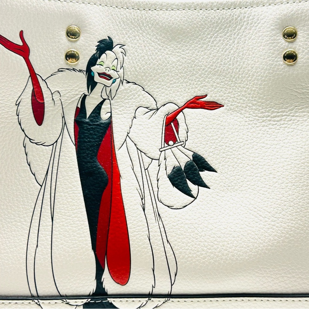Disney X Coach Dempsey Carryall With Cruella Motif
Brand new with tags - Picture 2 of 15